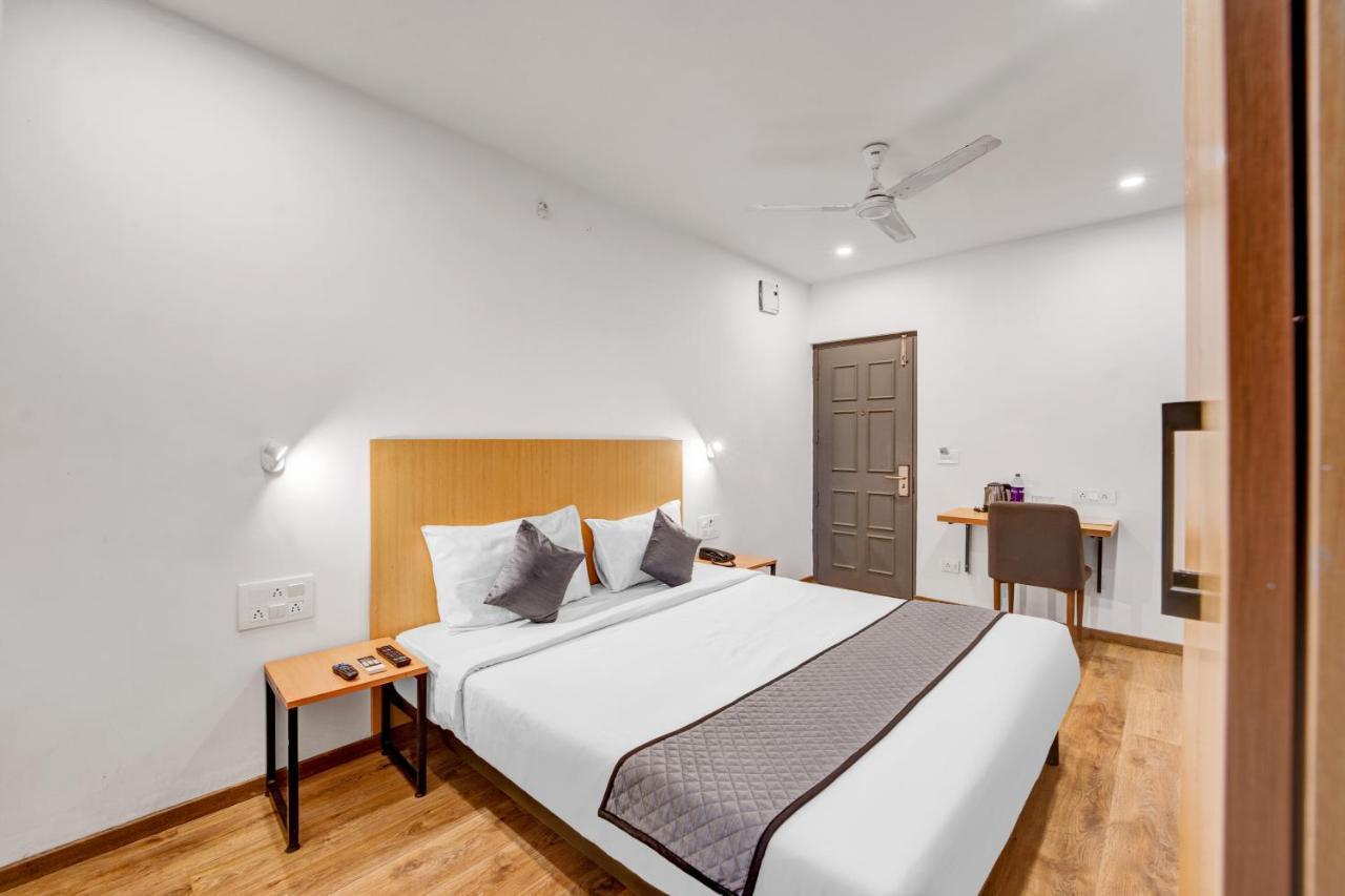 Upar Hotels Uthandi, Ecr 첸나이 외부 사진